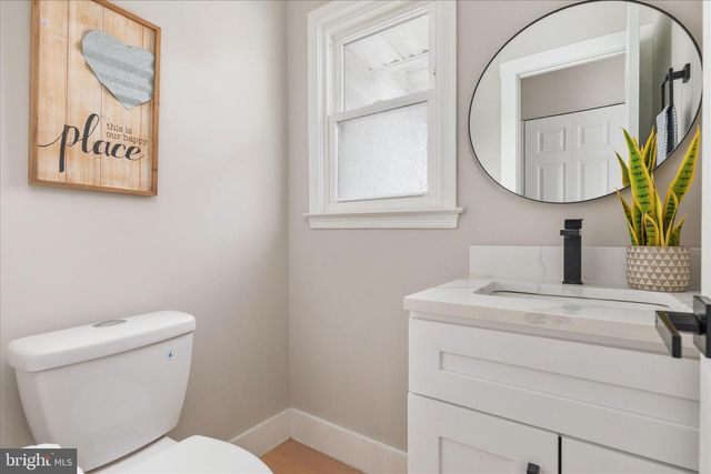 1002 KERGE CT SE, Vienna, VA 22180