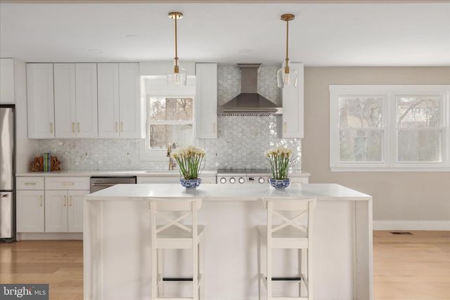 1002 KERGE CT SE, Vienna, VA 22180