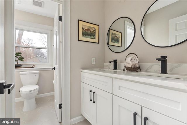 1002 KERGE CT SE, Vienna, VA 22180