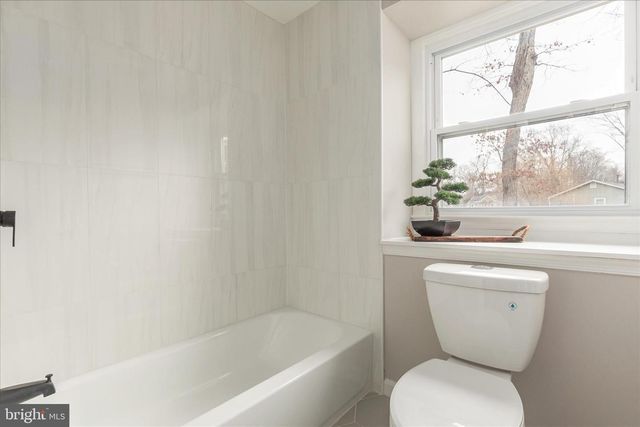 1002 KERGE CT SE, Vienna, VA 22180