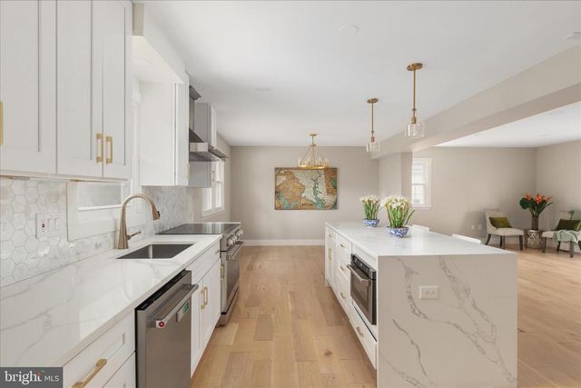 1002 KERGE CT SE, Vienna, VA 22180