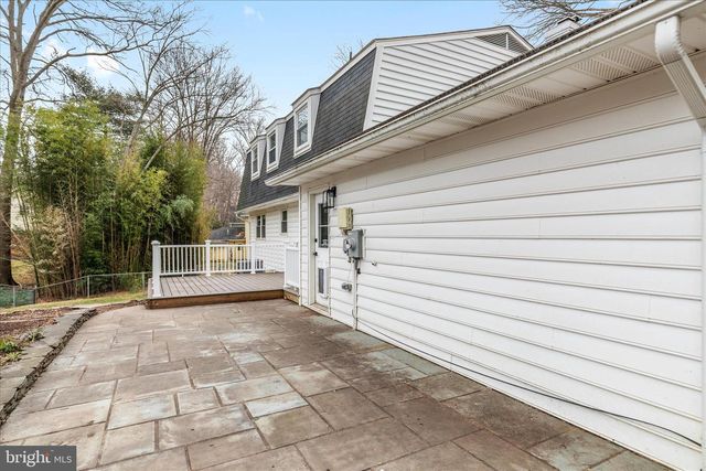 1002 KERGE CT SE, Vienna, VA 22180