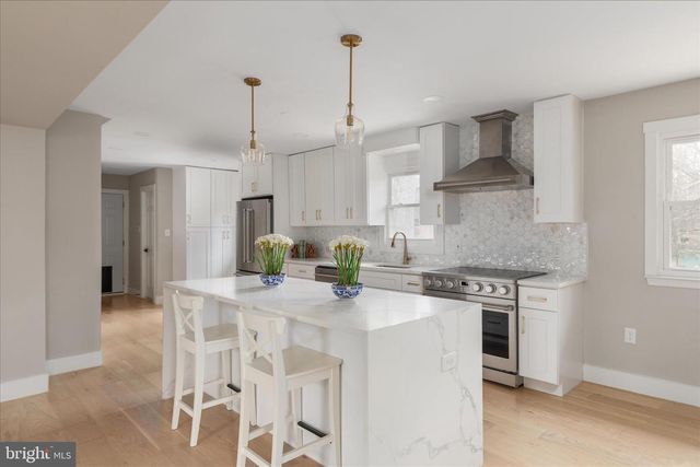 1002 KERGE CT SE, Vienna, VA 22180