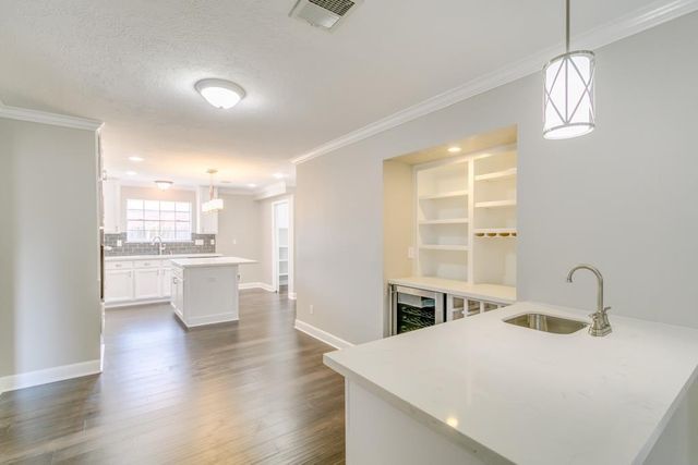 14022 Ragus Lake Drive, Sugar Land, TX 77498