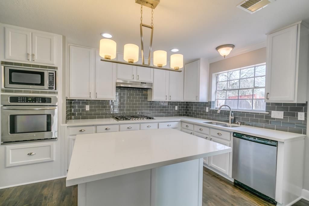 14022 Ragus Lake Drive, Sugar Land, TX 77498