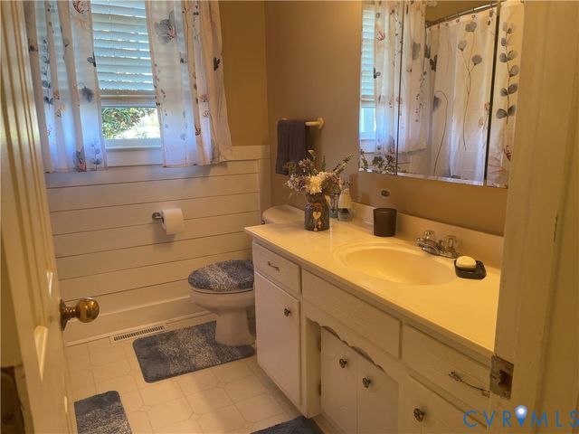 8002 Vaughan Rd, North Dinwiddie, VA 23805