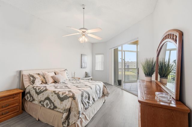 7478 GRANVILLE Drive 406, Tamarac, FL 33321