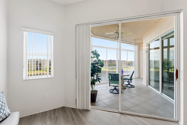 7478 GRANVILLE Drive 406, Tamarac, FL 33321