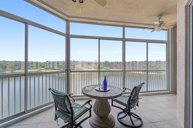 7478 GRANVILLE Drive 406, Tamarac, FL 33321