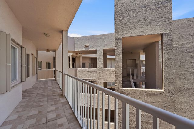 7478 GRANVILLE Drive 406, Tamarac, FL 33321