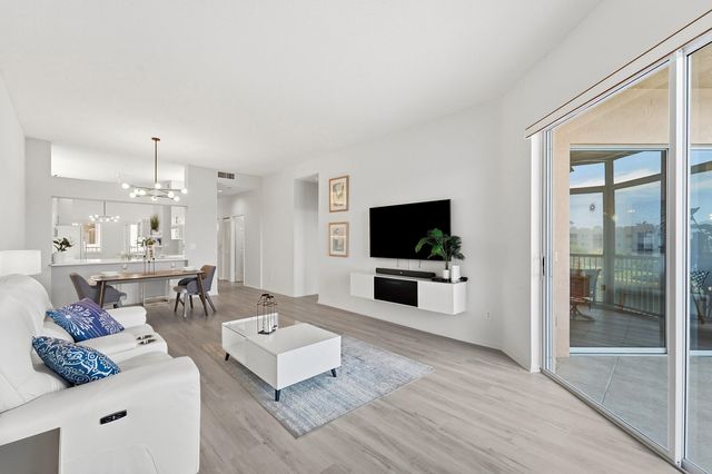 7478 GRANVILLE Drive 406, Tamarac, FL 33321