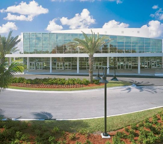 7478 GRANVILLE Drive 406, Tamarac, FL 33321