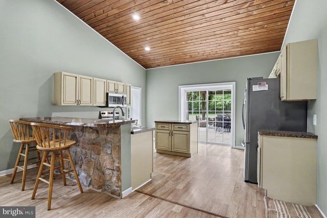 1100 S YORK, Dillsburg, PA 17019