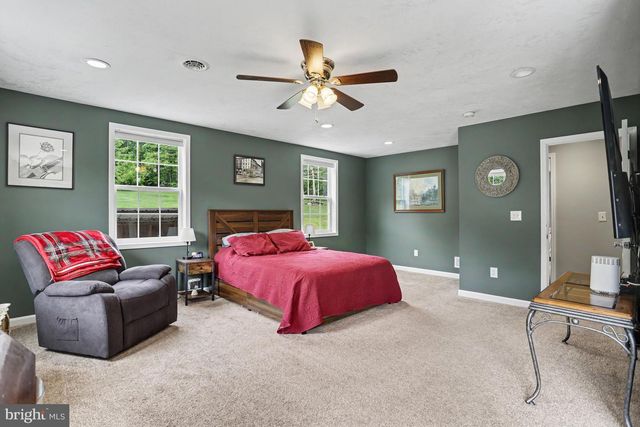 1100 S YORK, Dillsburg, PA 17019