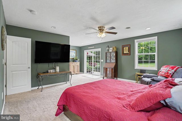 1100 S YORK, Dillsburg, PA 17019