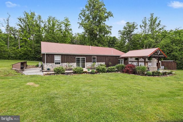 1100 S YORK, Dillsburg, PA 17019
