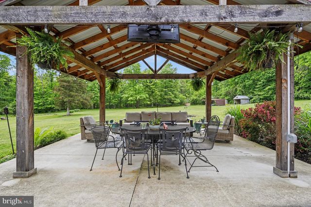 1100 S YORK, Dillsburg, PA 17019
