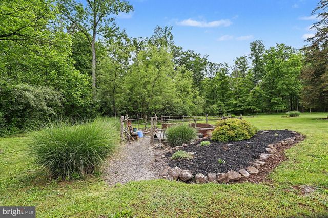 1100 S YORK, Dillsburg, PA 17019
