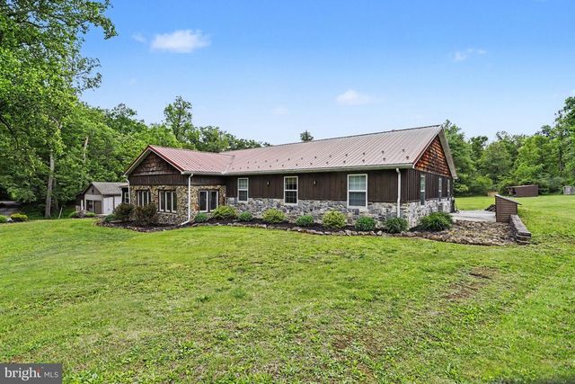 1100 S YORK, Dillsburg, PA 17019