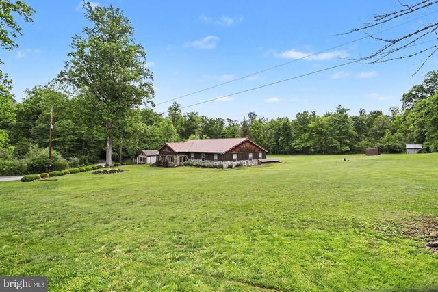 1100 S YORK, Dillsburg, PA 17019
