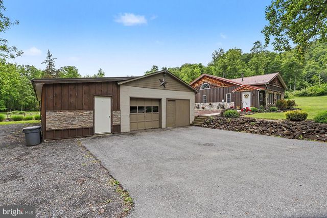 1100 S YORK, Dillsburg, PA 17019