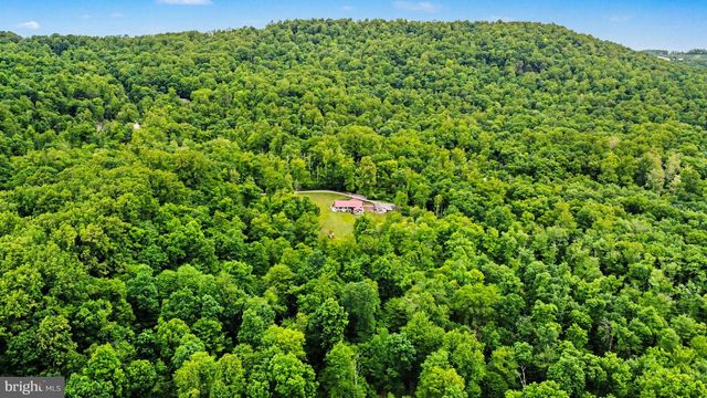 1100 S YORK, Dillsburg, PA 17019