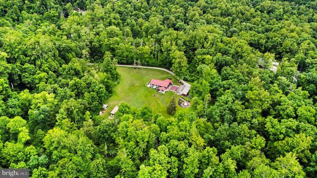 1100 S YORK, Dillsburg, PA 17019