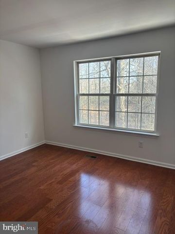 57 WINDSOR POND RD, Princeton Junction, NJ 08550