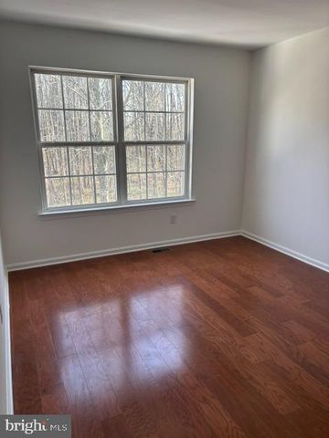 57 WINDSOR POND RD, Princeton Junction, NJ 08550