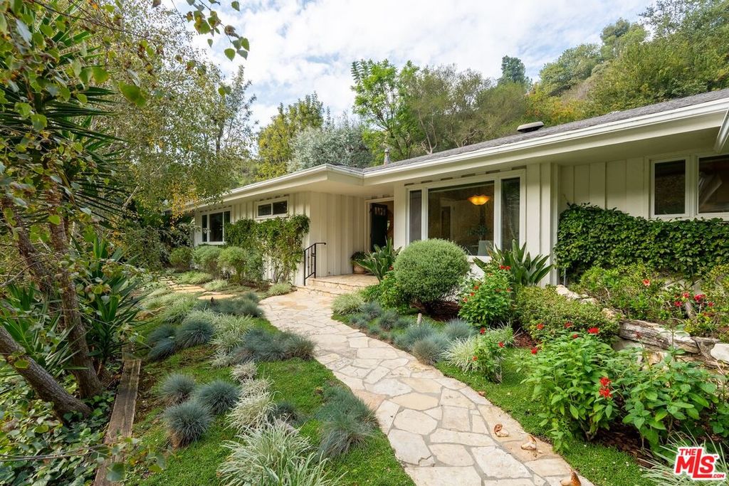 Image 1 of property listing at 2717 Ellison Dr, Beverly Hills, CA 90210
