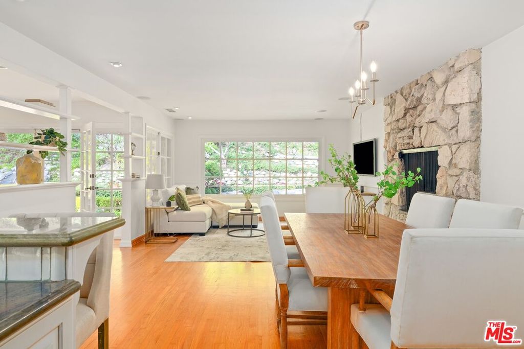 Image 15 of property listing at 2717 Ellison Dr, Beverly Hills, CA 90210