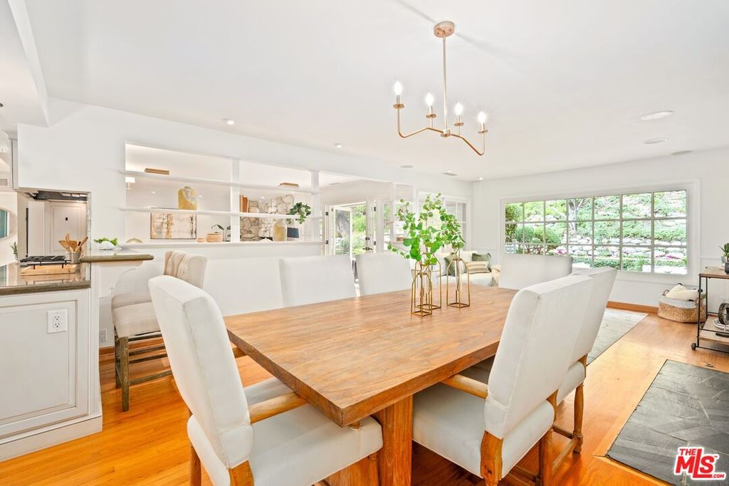 Image 17 of property listing at 2717 Ellison Dr, Beverly Hills, CA 90210