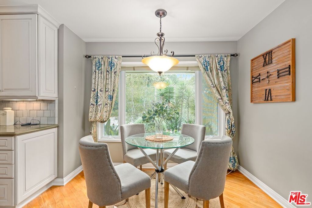 Image 25 of property listing at 2717 Ellison Dr, Beverly Hills, CA 90210