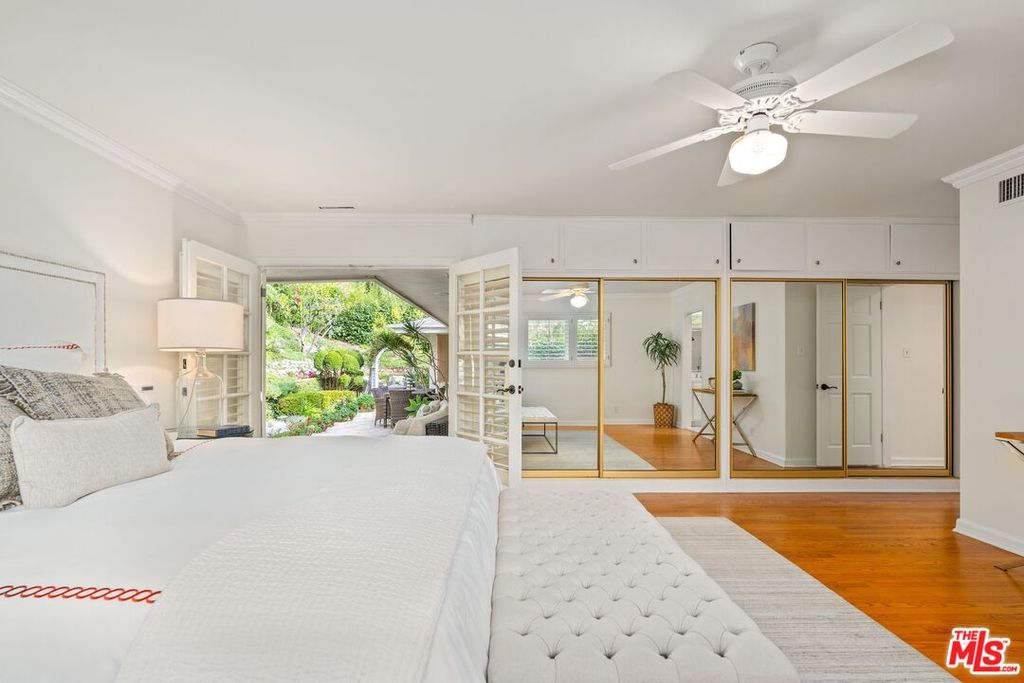 Image 27 of property listing at 2717 Ellison Dr, Beverly Hills, CA 90210