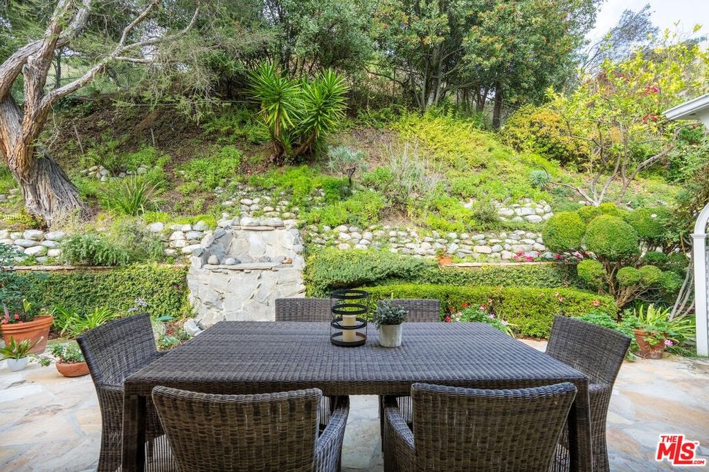 Image 41 of property listing at 2717 Ellison Dr, Beverly Hills, CA 90210