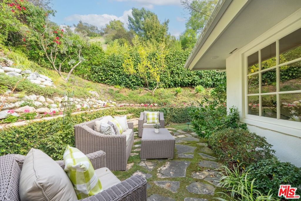 Image 42 of property listing at 2717 Ellison Dr, Beverly Hills, CA 90210