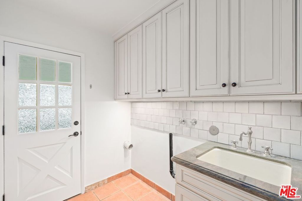 Image 46 of property listing at 2717 Ellison Dr, Beverly Hills, CA 90210