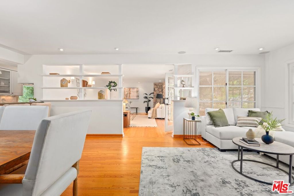 Image 8 of property listing at 2717 Ellison Dr, Beverly Hills, CA 90210