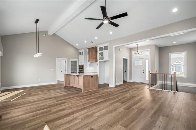 25016 W 89th Terrace, Lenexa, KS 66227