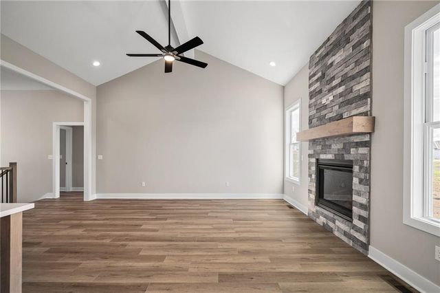 25016 W 89th Terrace, Lenexa, KS 66227