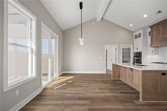 25016 W 89th Terrace, Lenexa, KS 66227