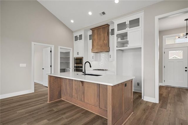 25016 W 89th Terrace, Lenexa, KS 66227