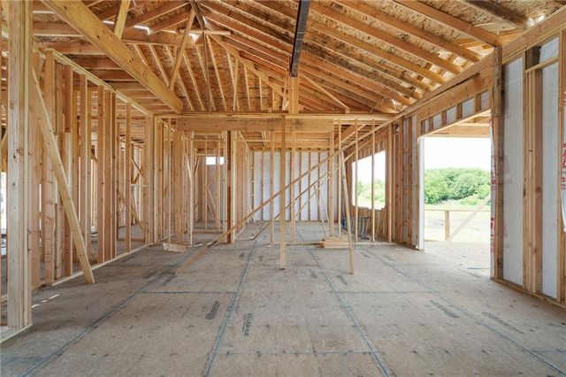 25016 W 89th Terrace, Lenexa, KS 66227