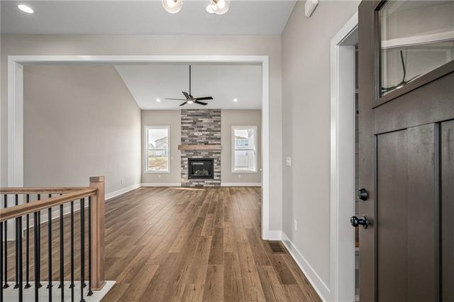 25016 W 89th Terrace, Lenexa, KS 66227