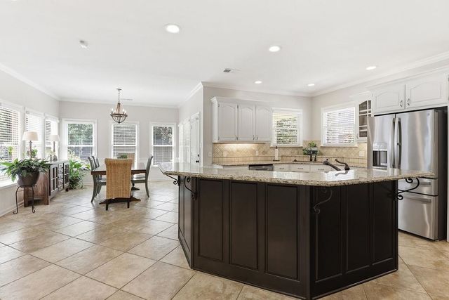 897 E SURREY OAKS CV E, Collierville, TN 38017