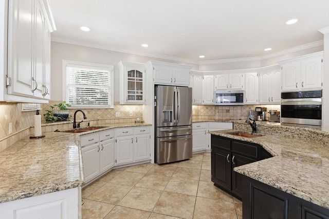 897 E SURREY OAKS CV E, Collierville, TN 38017