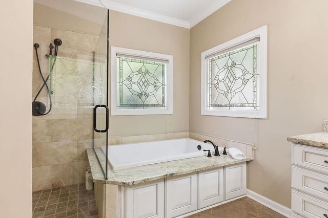 897 E SURREY OAKS CV E, Collierville, TN 38017