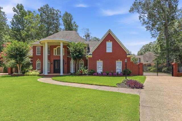 897 E SURREY OAKS CV E, Collierville, TN 38017