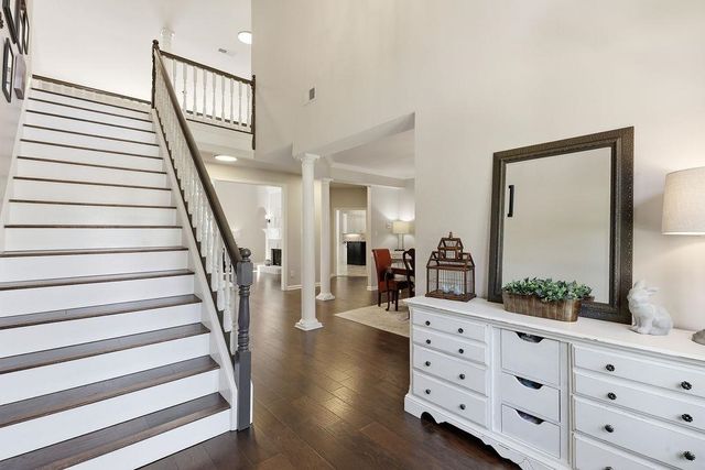 897 E SURREY OAKS CV E, Collierville, TN 38017