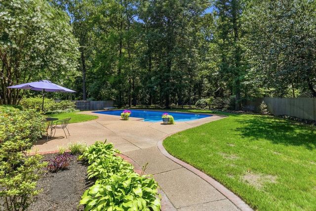 897 E SURREY OAKS CV E, Collierville, TN 38017